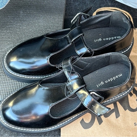 Mary janes - Picture 2 of 2